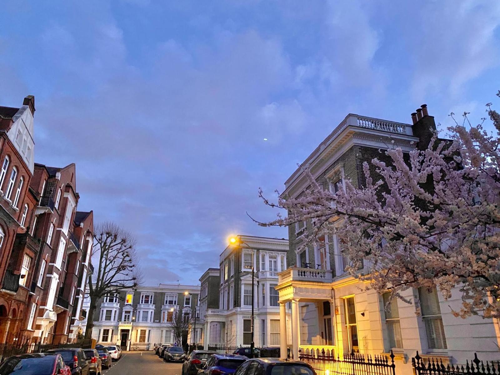 Апартаменты Modern Flat & Balcony In Historic West Kensington Лондон Экстерьер фото