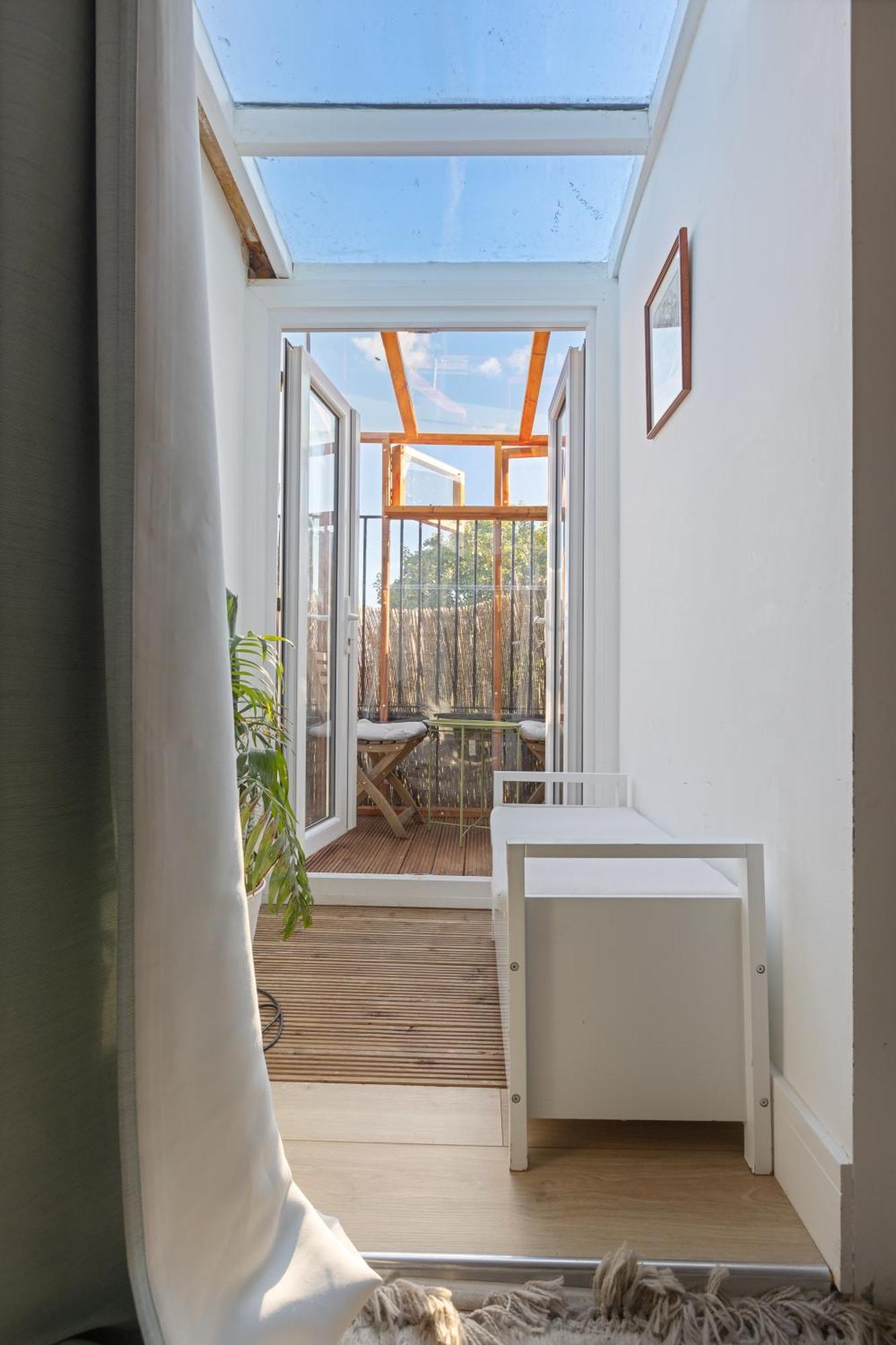 Апартаменты Modern Flat & Balcony In Historic West Kensington Лондон Экстерьер фото