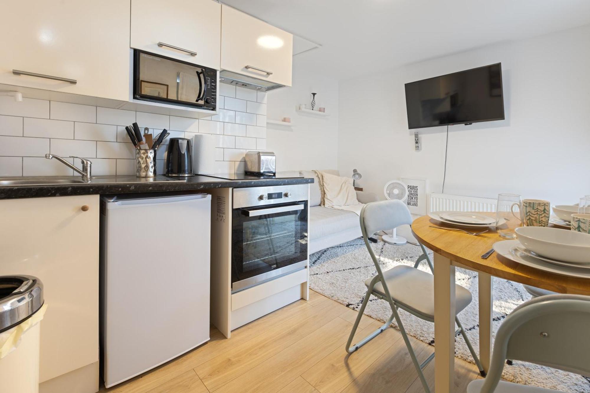Апартаменты Modern Flat & Balcony In Historic West Kensington Лондон Экстерьер фото