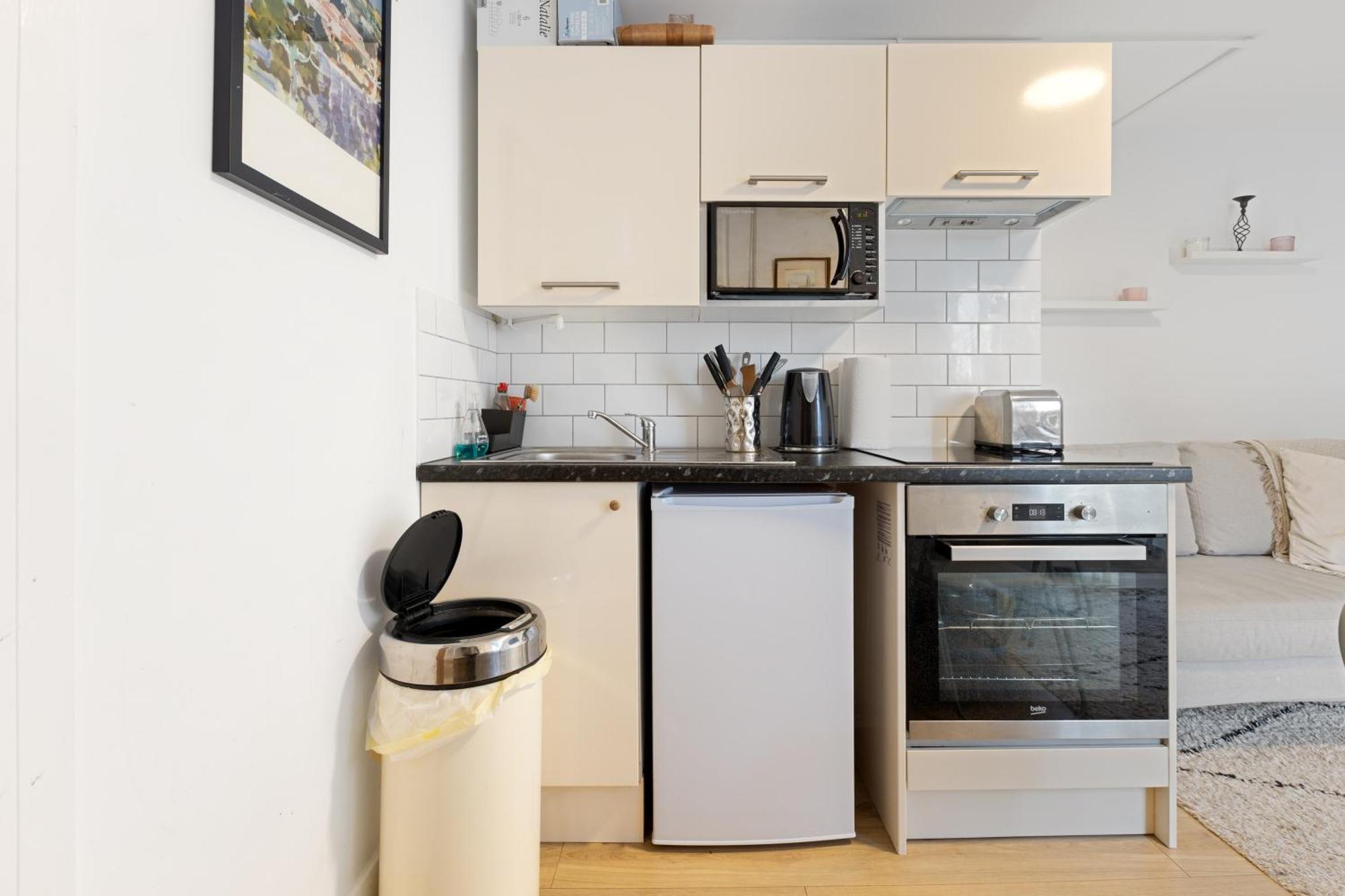 Апартаменты Modern Flat & Balcony In Historic West Kensington Лондон Экстерьер фото